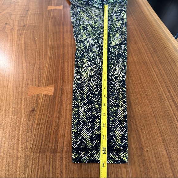 Sweaty Betty 7/8 The Power Leggings. Size XS, fits more like S. - Picture 10 of 14